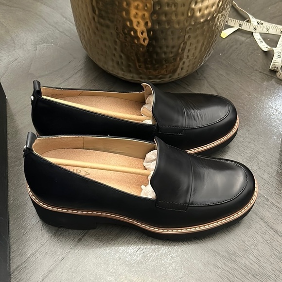 NATURALIZER DARRY LUG SOLE LOAFER (WIDE) - Picture 6 of 15